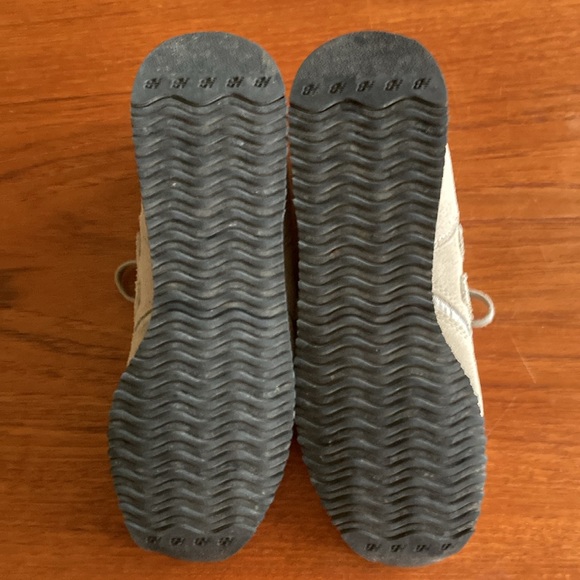 New Balance Women's Buty 620 Toe Caps, gray - Picture 5 of 13